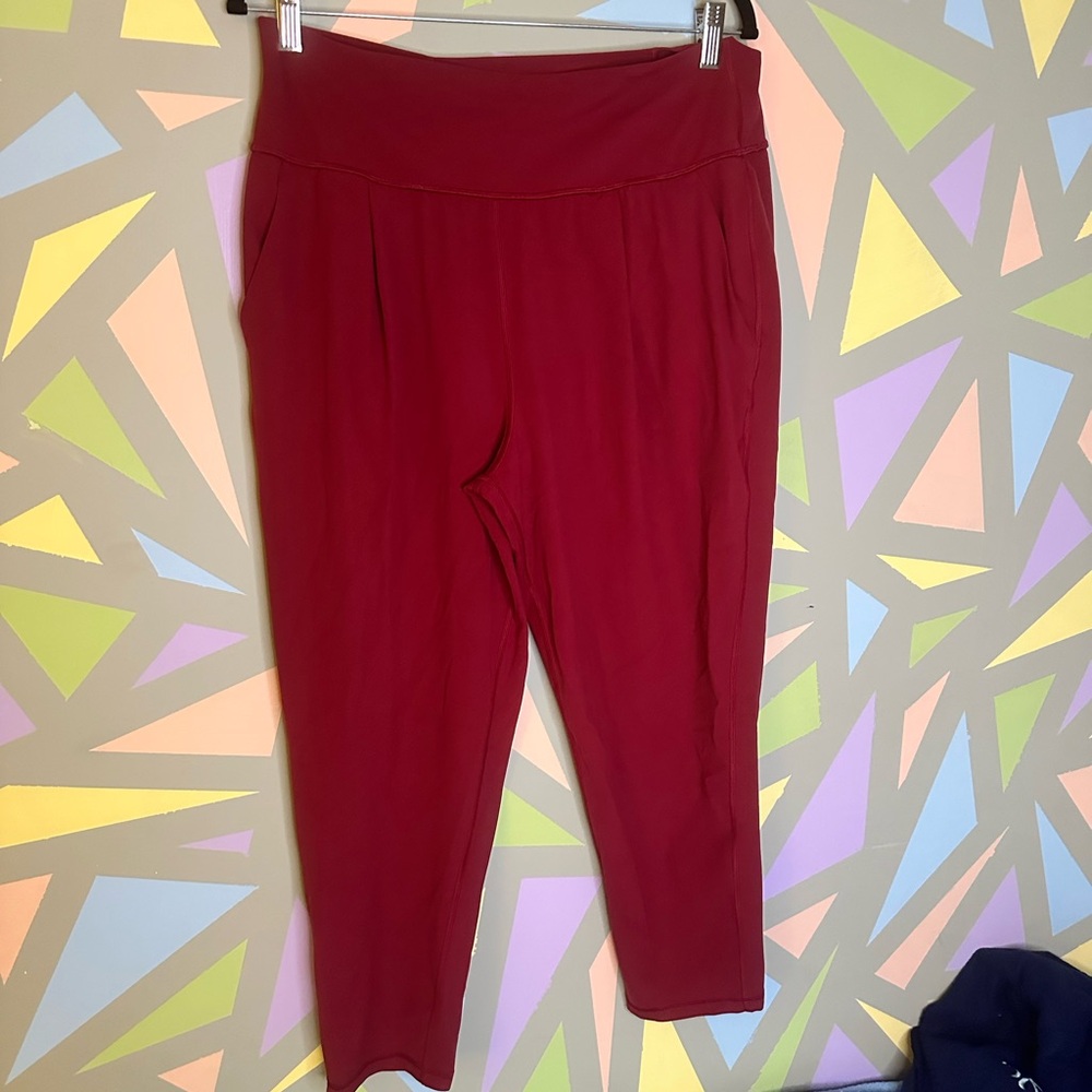 EUC Women’s Athleta Elation Pant, size large